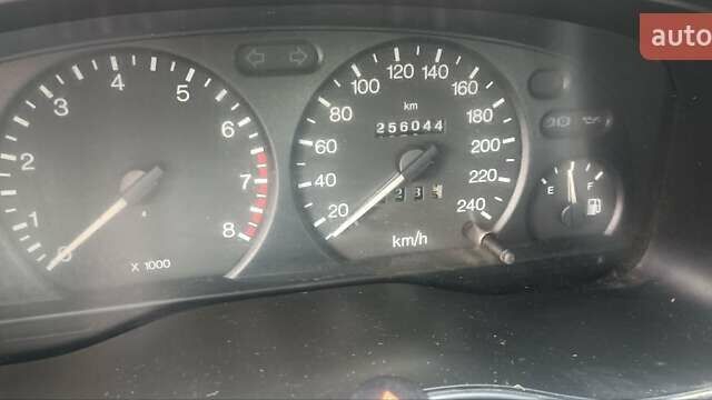 Фиолетовый Форд Мондео, объемом двигателя 1.6 л и пробегом 255 тыс. км за 2800 $, фото 4 на Automoto.ua