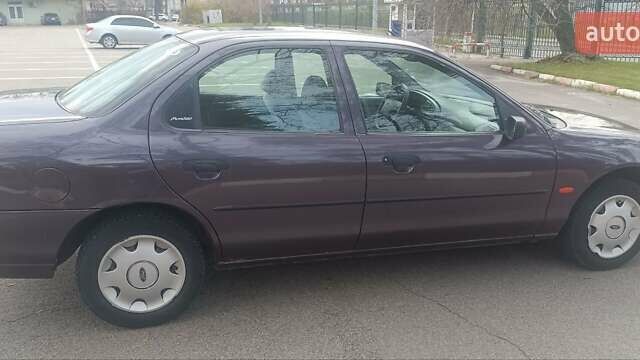 Фиолетовый Форд Мондео, объемом двигателя 1.6 л и пробегом 255 тыс. км за 2800 $, фото 1 на Automoto.ua