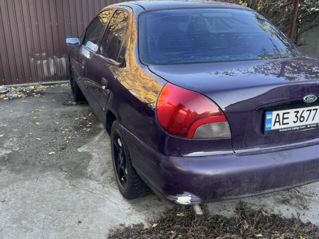 Фіолетовий Форд Мондео, об'ємом двигуна 1.6 л та пробігом 350 тис. км за 1000 $, фото 1 на Automoto.ua
