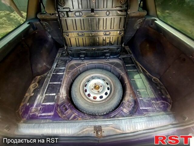 Фиолетовый Форд Мондео, объемом двигателя 2 л и пробегом 232 тыс. км за 1900 $, фото 7 на Automoto.ua