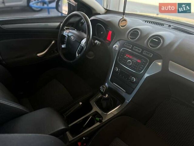 Коричневый Форд Мондео, объемом двигателя 1.6 л и пробегом 269 тыс. км за 5599 $, фото 11 на Automoto.ua