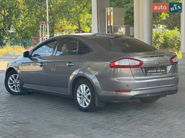 Коричневый Форд Мондео, объемом двигателя 1.6 л и пробегом 269 тыс. км за 5599 $, фото 3 на Automoto.ua