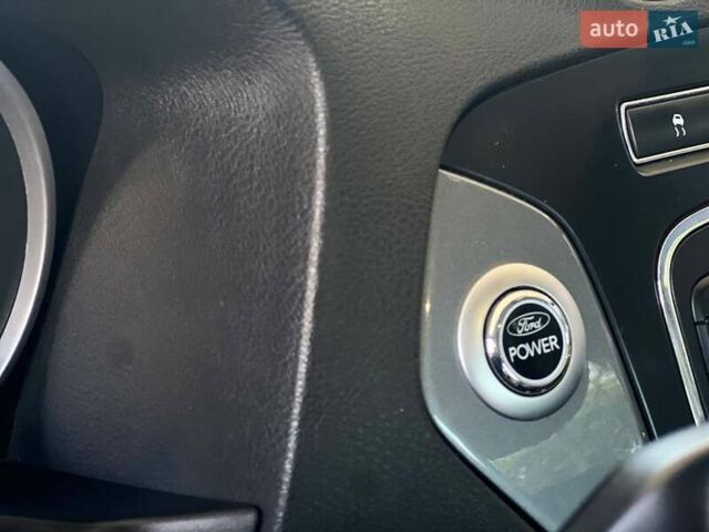 Коричневый Форд Мондео, объемом двигателя 1.6 л и пробегом 269 тыс. км за 5599 $, фото 9 на Automoto.ua