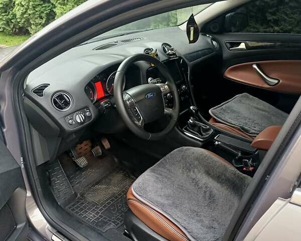 Коричневый Форд Мондео, объемом двигателя 1.6 л и пробегом 330 тыс. км за 6700 $, фото 3 на Automoto.ua