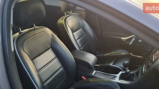 Коричневий Форд Мондео, об'ємом двигуна 1.6 л та пробігом 250 тис. км за 9000 $, фото 6 на Automoto.ua