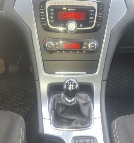 Коричневый Форд Мондео, объемом двигателя 1.6 л и пробегом 180 тыс. км за 7700 $, фото 11 на Automoto.ua