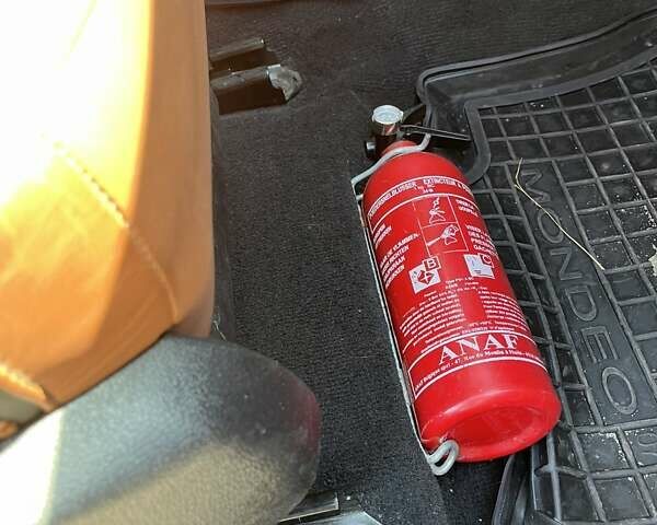 Коричневый Форд Мондео, объемом двигателя 1.6 л и пробегом 330 тыс. км за 6700 $, фото 15 на Automoto.ua