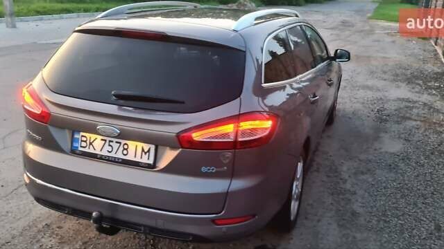 Коричневий Форд Мондео, об'ємом двигуна 1.6 л та пробігом 250 тис. км за 9000 $, фото 4 на Automoto.ua