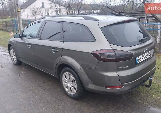 Коричневый Форд Мондео, объемом двигателя 1.6 л и пробегом 180 тыс. км за 7700 $, фото 2 на Automoto.ua