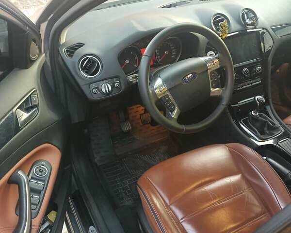Коричневый Форд Мондео, объемом двигателя 1.6 л и пробегом 330 тыс. км за 6700 $, фото 9 на Automoto.ua