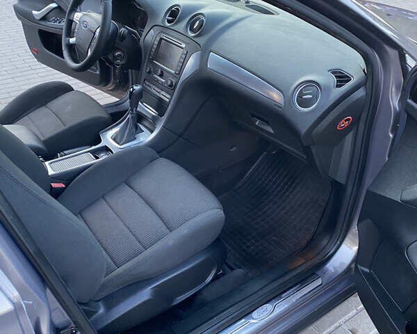 Коричневий Форд Мондео, об'ємом двигуна 2 л та пробігом 244 тис. км за 7600 $, фото 22 на Automoto.ua