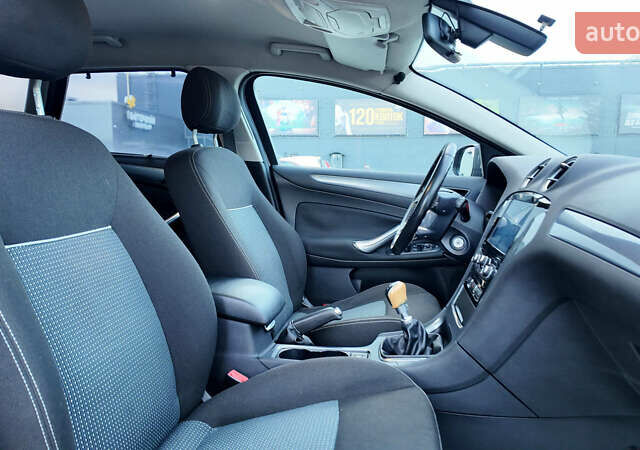 Коричневый Форд Мондео, объемом двигателя 2 л и пробегом 230 тыс. км за 7490 $, фото 13 на Automoto.ua