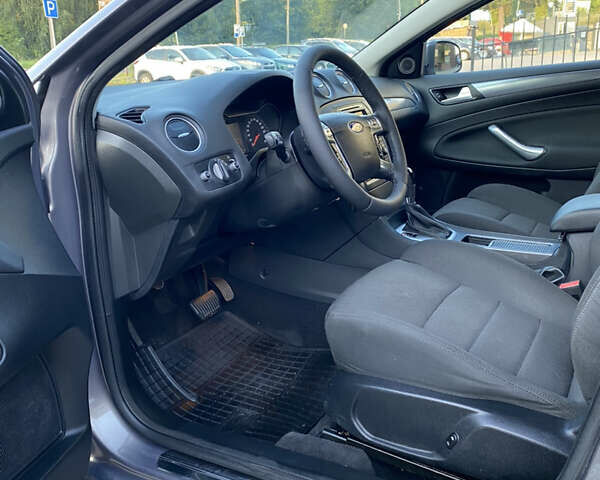 Коричневий Форд Мондео, об'ємом двигуна 2 л та пробігом 244 тис. км за 7600 $, фото 26 на Automoto.ua