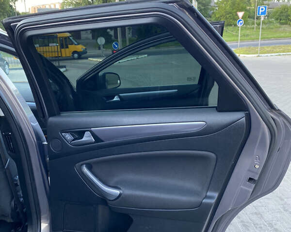 Коричневий Форд Мондео, об'ємом двигуна 2 л та пробігом 244 тис. км за 7600 $, фото 18 на Automoto.ua