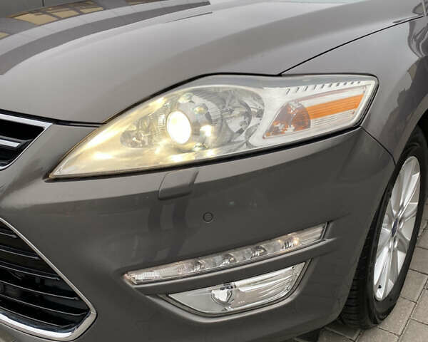 Коричневый Форд Мондео, объемом двигателя 2 л и пробегом 244 тыс. км за 7400 $, фото 15 на Automoto.ua