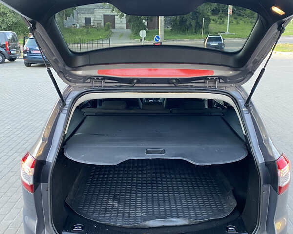 Коричневий Форд Мондео, об'ємом двигуна 2 л та пробігом 244 тис. км за 7600 $, фото 15 на Automoto.ua