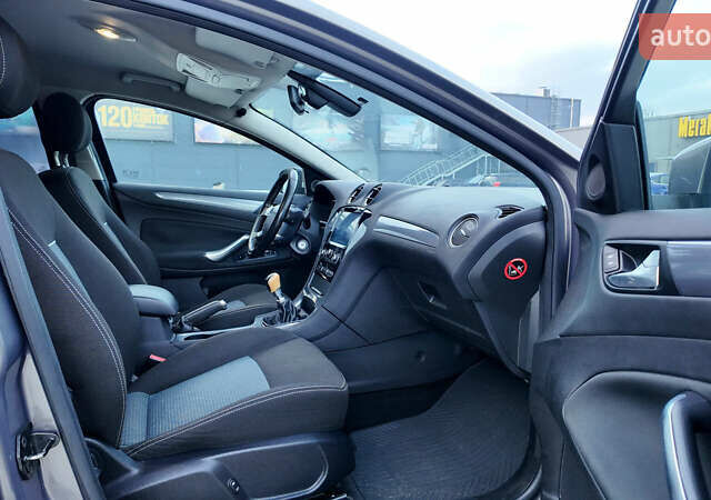 Коричневый Форд Мондео, объемом двигателя 2 л и пробегом 230 тыс. км за 7490 $, фото 12 на Automoto.ua