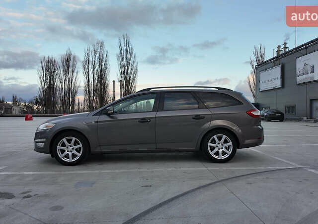 Коричневый Форд Мондео, объемом двигателя 2 л и пробегом 230 тыс. км за 7490 $, фото 2 на Automoto.ua