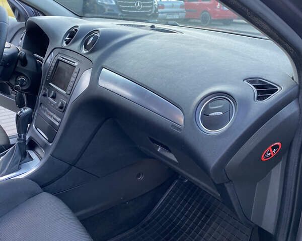 Коричневий Форд Мондео, об'ємом двигуна 2 л та пробігом 244 тис. км за 7600 $, фото 23 на Automoto.ua