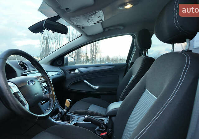 Коричневый Форд Мондео, объемом двигателя 2 л и пробегом 230 тыс. км за 7490 $, фото 10 на Automoto.ua