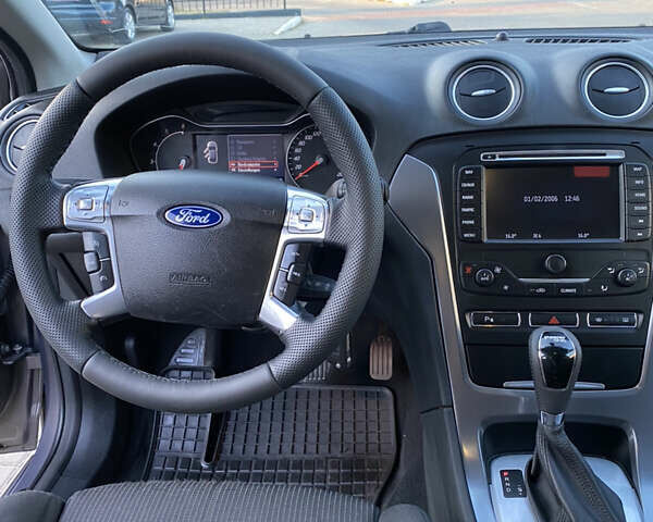 Коричневий Форд Мондео, об'ємом двигуна 2 л та пробігом 244 тис. км за 7600 $, фото 24 на Automoto.ua