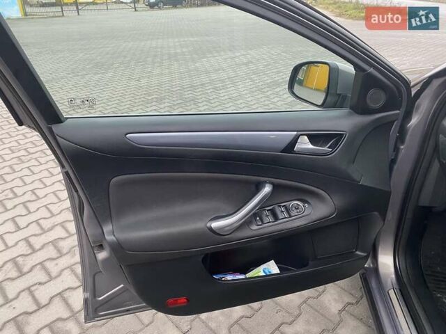 Коричневий Форд Мондео, об'ємом двигуна 1.6 л та пробігом 222 тис. км за 7550 $, фото 10 на Automoto.ua