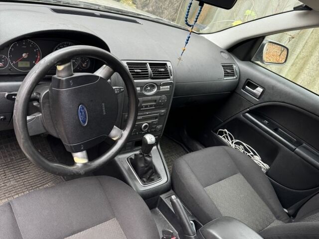 Коричневий Форд Мондео, об'ємом двигуна 1.8 л та пробігом 259 тис. км за 1600 $, фото 1 на Automoto.ua