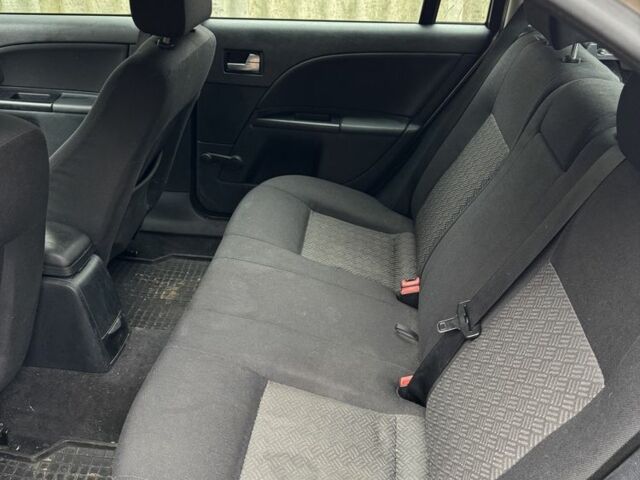 Коричневий Форд Мондео, об'ємом двигуна 1.8 л та пробігом 259 тис. км за 1600 $, фото 2 на Automoto.ua