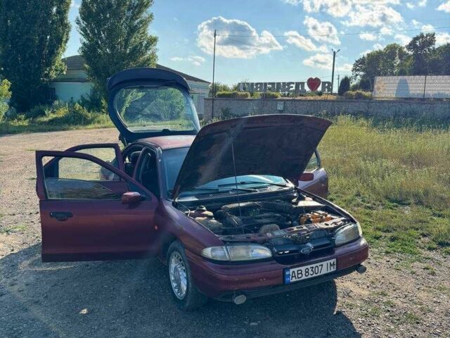 Красный Форд Мондео, объемом двигателя 1.6 л и пробегом 350 тыс. км за 1100 $, фото 8 на Automoto.ua