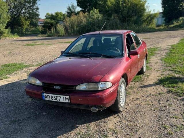 Красный Форд Мондео, объемом двигателя 1.6 л и пробегом 350 тыс. км за 1100 $, фото 1 на Automoto.ua