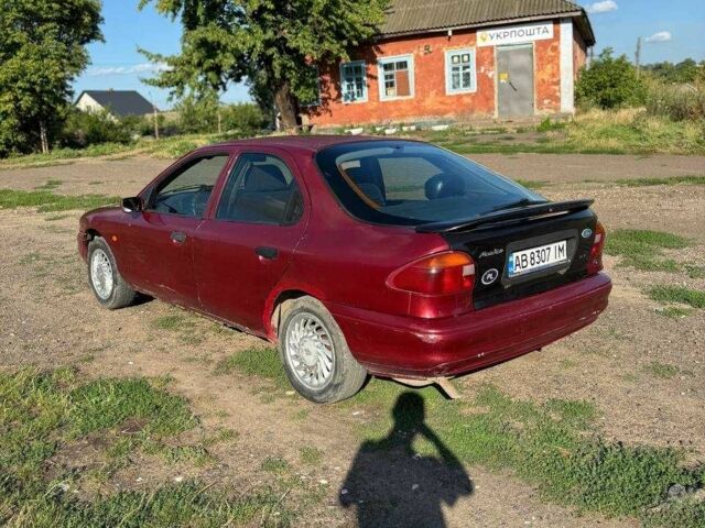 Красный Форд Мондео, объемом двигателя 1.6 л и пробегом 350 тыс. км за 1100 $, фото 4 на Automoto.ua