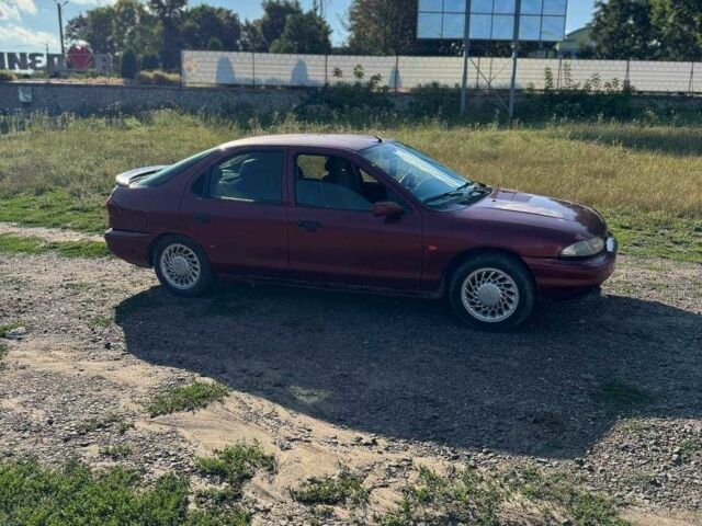 Красный Форд Мондео, объемом двигателя 1.6 л и пробегом 350 тыс. км за 1100 $, фото 2 на Automoto.ua