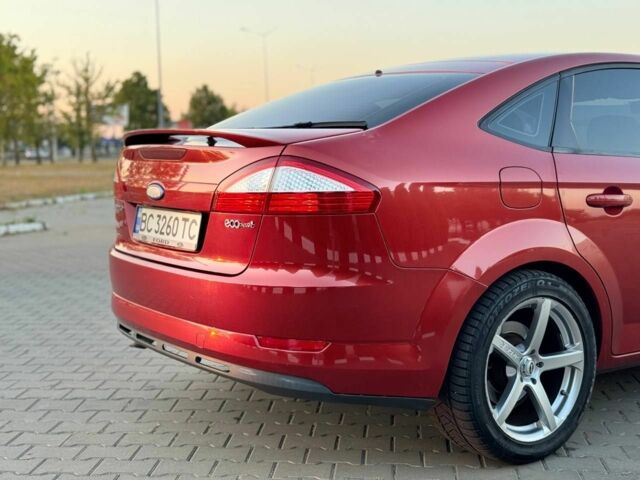 Красный Форд Мондео, объемом двигателя 1.8 л и пробегом 360 тыс. км за 4500 $, фото 8 на Automoto.ua