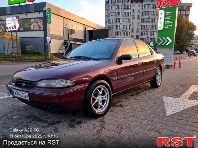 Красный Форд Мондео, объемом двигателя 1.8 л и пробегом 427 тыс. км за 2200 $, фото 1 на Automoto.ua