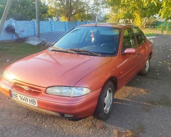 Красный Форд Мондео, объемом двигателя 2 л и пробегом 346 тыс. км за 2500 $, фото 10 на Automoto.ua