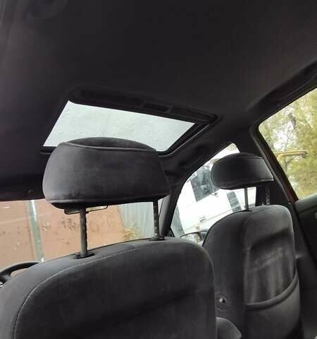 Червоний Форд Мондео, об'ємом двигуна 1.8 л та пробігом 273 тис. км за 1200 $, фото 6 на Automoto.ua