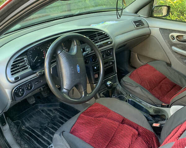 Красный Форд Мондео, объемом двигателя 1.8 л и пробегом 310 тыс. км за 1500 $, фото 3 на Automoto.ua