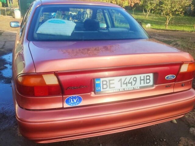 Красный Форд Мондео, объемом двигателя 2 л и пробегом 346 тыс. км за 2500 $, фото 3 на Automoto.ua