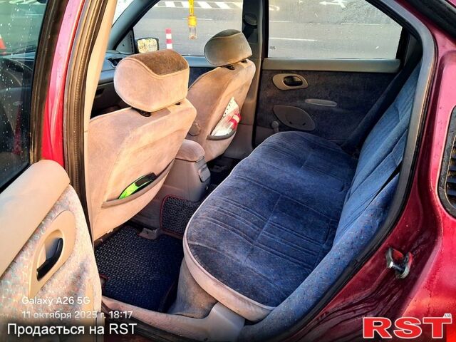 Красный Форд Мондео, объемом двигателя 1.8 л и пробегом 427 тыс. км за 2200 $, фото 11 на Automoto.ua