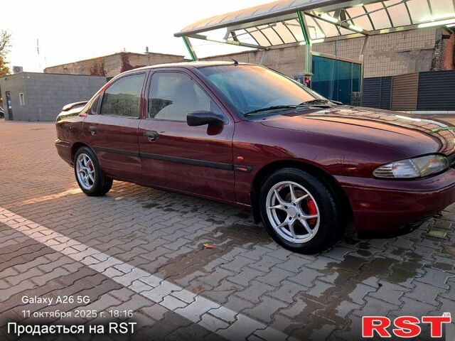 Красный Форд Мондео, объемом двигателя 1.8 л и пробегом 427 тыс. км за 2200 $, фото 6 на Automoto.ua