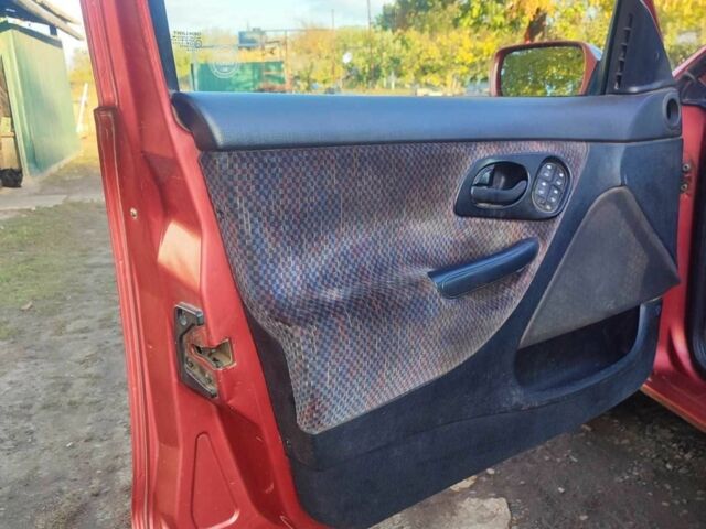 Красный Форд Мондео, объемом двигателя 2 л и пробегом 346 тыс. км за 2500 $, фото 8 на Automoto.ua