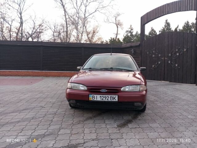 Красный Форд Мондео, объемом двигателя 1.6 л и пробегом 340 тыс. км за 1200 $, фото 3 на Automoto.ua