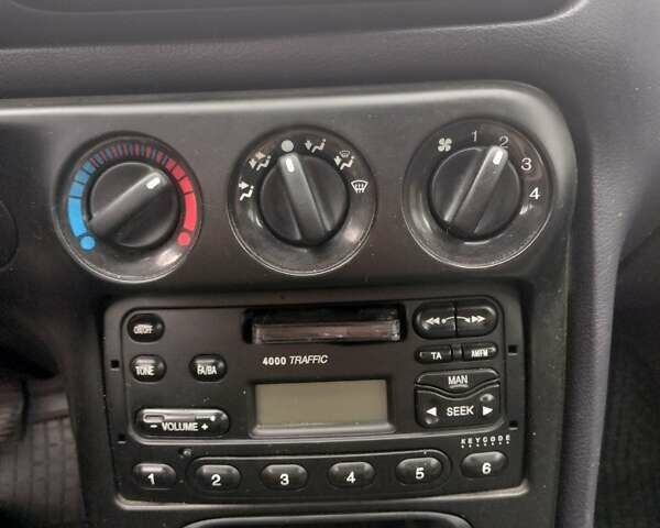 Красный Форд Мондео, объемом двигателя 1.6 л и пробегом 194 тыс. км за 2700 $, фото 11 на Automoto.ua