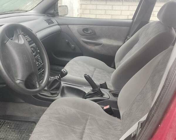 Красный Форд Мондео, объемом двигателя 1.6 л и пробегом 194 тыс. км за 2700 $, фото 8 на Automoto.ua