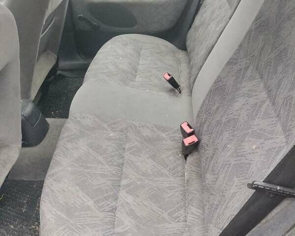 Красный Форд Мондео, объемом двигателя 1.6 л и пробегом 194 тыс. км за 2700 $, фото 7 на Automoto.ua