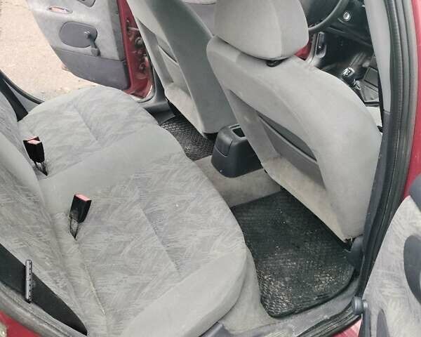 Красный Форд Мондео, объемом двигателя 1.6 л и пробегом 194 тыс. км за 2700 $, фото 13 на Automoto.ua