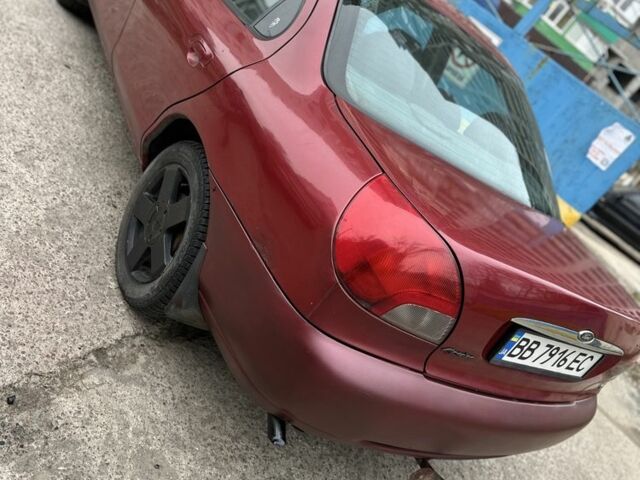 Червоний Форд Мондео, об'ємом двигуна 2 л та пробігом 333 тис. км за 1100 $, фото 2 на Automoto.ua