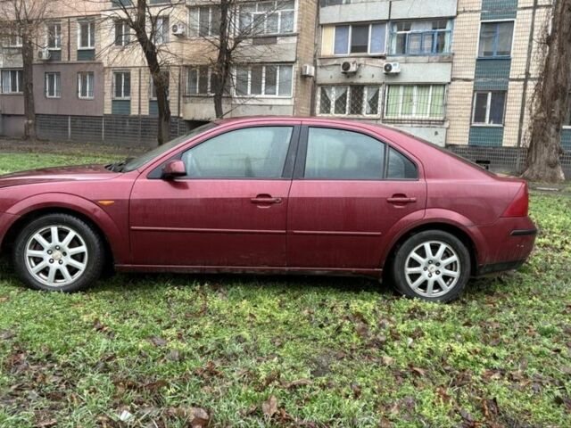 Красный Форд Мондео, объемом двигателя 0 л и пробегом 250 тыс. км за 1350 $, фото 1 на Automoto.ua