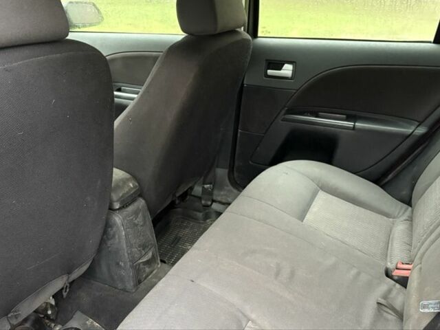 Красный Форд Мондео, объемом двигателя 0 л и пробегом 250 тыс. км за 1350 $, фото 6 на Automoto.ua