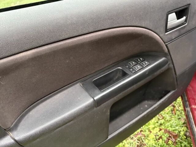 Красный Форд Мондео, объемом двигателя 0 л и пробегом 250 тыс. км за 1350 $, фото 7 на Automoto.ua